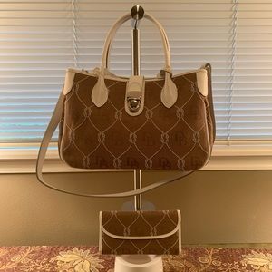 Slightly used Dooney Bourke Purse/Wallet Combo
